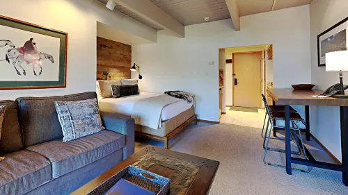 Slope-side Haven - Hot Tub, Pool, Ski-in/out, Shuttle Hotels in Snowmass Village