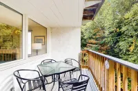 Alpine escape with  3 pools, hot tub, tennis & gym - fireplace, balcony & W/D Hotels in Warren