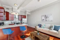 Rooftop Pool, Fitness Center and Concierge Service - Chic Oasis