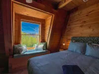 Hot Tub and Scenic Outdoor Bar - Charming Rustic Haven