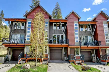 Luxurious Mountain Chalet with Stunning Views and Unique Activities - Exquisite Escape