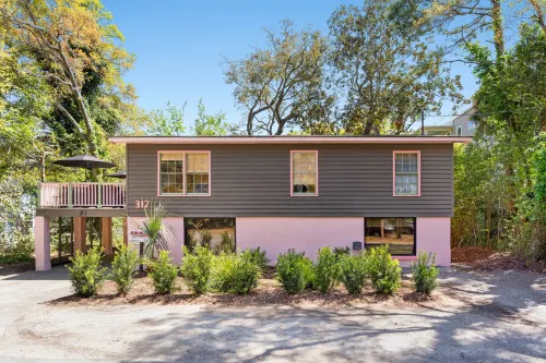 Spacious Outdoor Deck and Vintage Charm - Inviting Coastal Retreat Hotels in Folly Beach