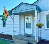 Cozy Home with Privacy Fence, Fire Pit & Garage!