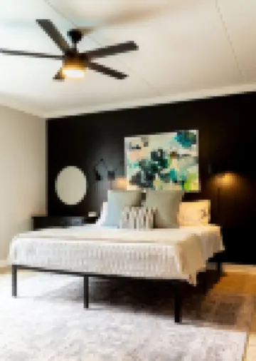 Stunning Downtown Suite - Balcony, Central Location, Views