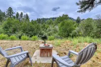 Stunning Cabin with Hot Tub and River Access - Charming Oasis