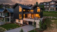 Gourmet Kitchen and Private Hot Tub - Stunning Luxury Escape