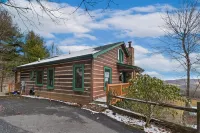 Stunning Mountain Views and Cozy Hot Tub - Inviting Mountain Haven Hotels in der Nähe von Tweetsie Railroad