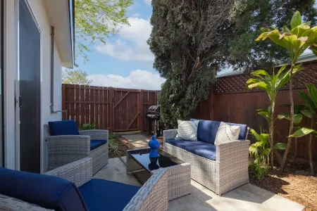 4 Miles to Beach Central and Newly Renovated