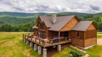 Hot Tub and Breathtaking Mountain Views - Charming Getaway 로아 마운틴 호텔