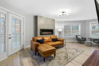 Spacious Living Area and Rooftop Bar Access - Stylish Haven Hotels in Clarksville