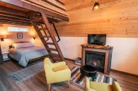 Private Soaking Tub and River Views - Serene Scandinavian Escape Hotel di North Bonneville