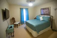 Beautiful furnished home in Salisbury, MD. Walgreens附近的飯店
