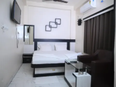 Hotel First Crown Hotels in Nadia
