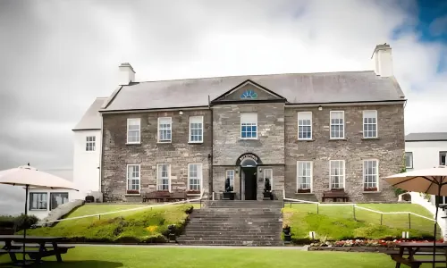 Falls Hotel & Spa