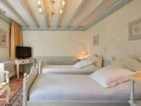 Le Clos De Bourgogne Hotels in Moulins