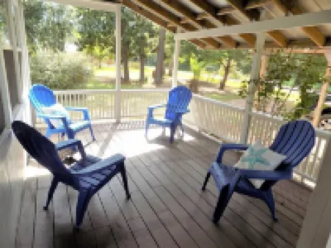 Bay Cottage Retreat on the Canal