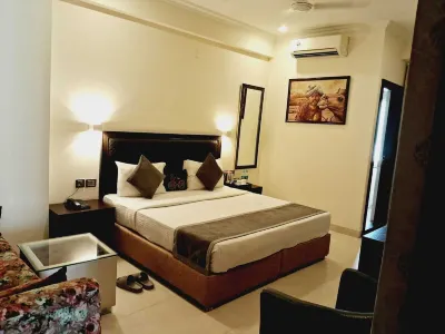 ANAND BHAWAN Hotellit kohteessa Ghitorni