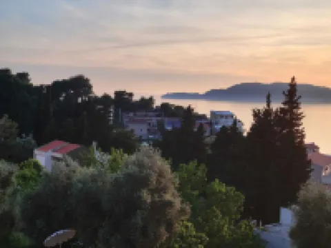 Regina's Residence-One Bedroom Apartment