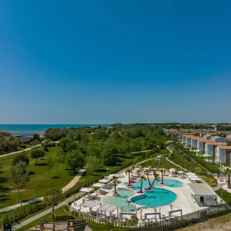 Pareus Beach Resort