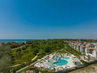 Pareus Beach Resort - Pools