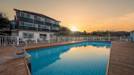 Ganghwa Nakjogaboineun Spa Pension Отели рядом с достопримечательностью «Bomunsa Temple»