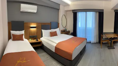Roi Hotel Izmir Hotels near Liman Yolcu Salonu Turistik Mağaza İçi