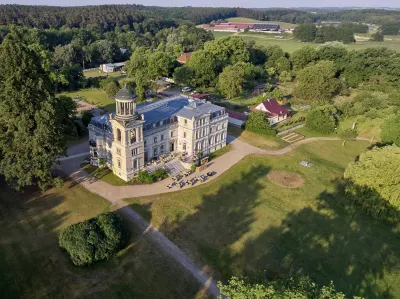 Schloss Kaarz Mit Park Hotels in Dobin am See