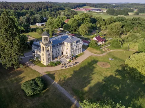 Schloss Kaarz Mit Park Hotels in Dobin am See