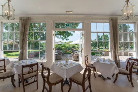 Bartley Lodge Hotel Отели в г. Брамшо