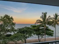 Roydon Beachfront Apartments - Ocean View