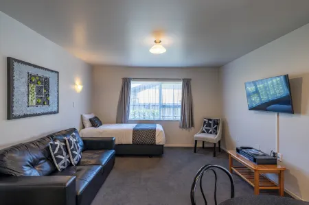 Asure Gables Motor Lodge