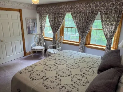 The Inn at Woodsong Acres Hotels in Conneaut