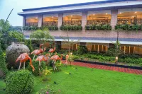 Mayfair Oasis Resort & Convention Отели в г. Джхарсугуда