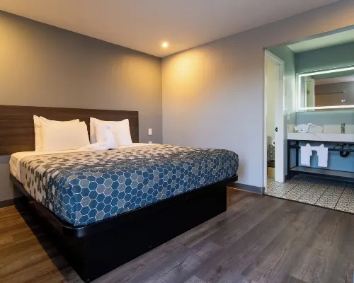 Colonial Palace Inn Hotels in Bellflower