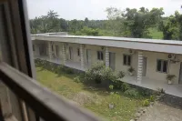 Penginapan Transit Tomato Hotels in Sena