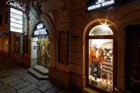 Enjoy Inn Hotels near Renaissance Town Hall