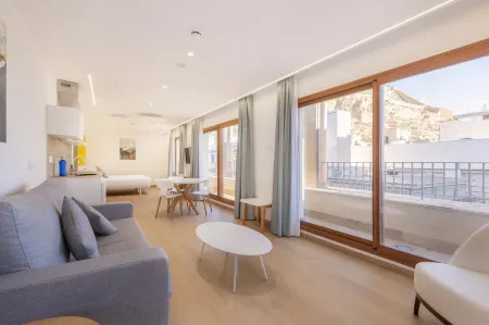 Odyssey Rooms Alicante Отели в г. L'Alacanti