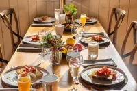 Cross Hill Lodge & Domes Hotels in Albert Town