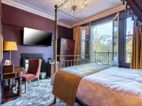 Clementine's Guest House Hotels near Clifton