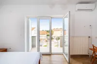 Room in Guest Room - Cozy Room Near Beach D