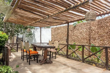 Black Pearl - Luxury Villa with Private Pool - Near Beach Отели в г. Galu