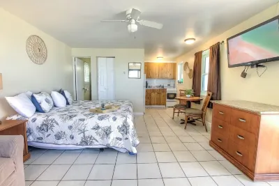 Daytona Shores Inn and Suites