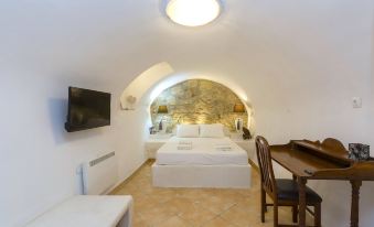 Campiello Apartments