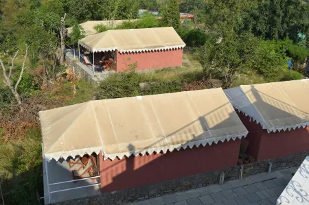 The Sky Imperial Jungle Camp Resort Отели в г. Раджсаманд