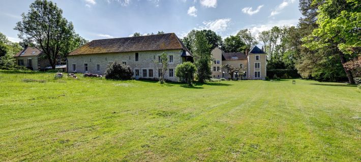 Domaine des Forges de la Vache Hotels in Nievre
