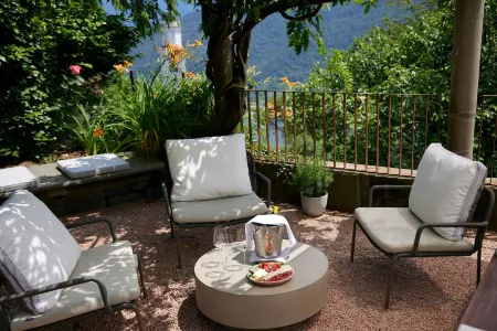 Relais Castello di Morcote Отели рядом с достопримечательностью «Монте-Сан-Сальваторе»