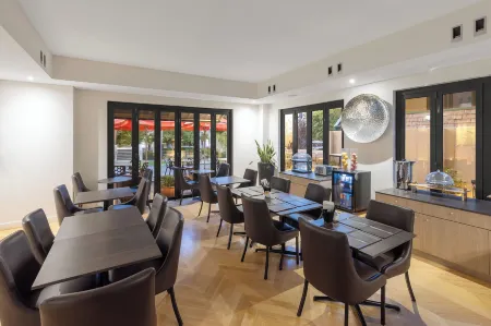 Club Wyndham Perth, Trademark Collection by Wyndham Отели рядом со станцией City West Station