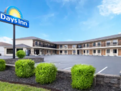 เดย์สอินน์ บายวินด์แฮม เซนต์โรเบิร์ต เวย์นสวิลล์/ฟอร์ตเลนนาร์ด วูด โรงแรมในSaint Robert