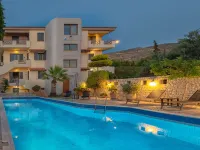 Nancy - Chara Apartments Hotels in Karteros