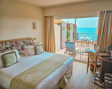 Hôtel la Pérouse Nice Baie des Anges